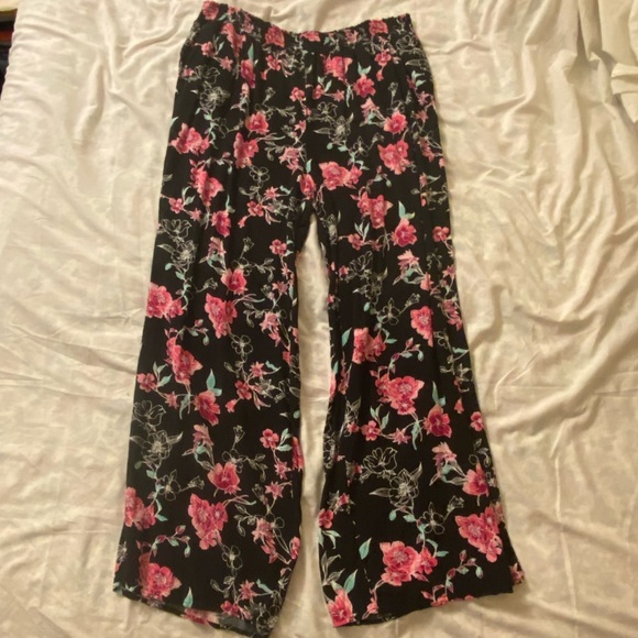 Forever 21 Pants - Forever 21 Plus Floral Flare Leg Lightweight Bottoms